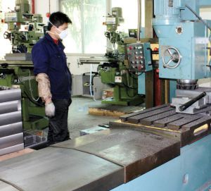 認真上班的同事！